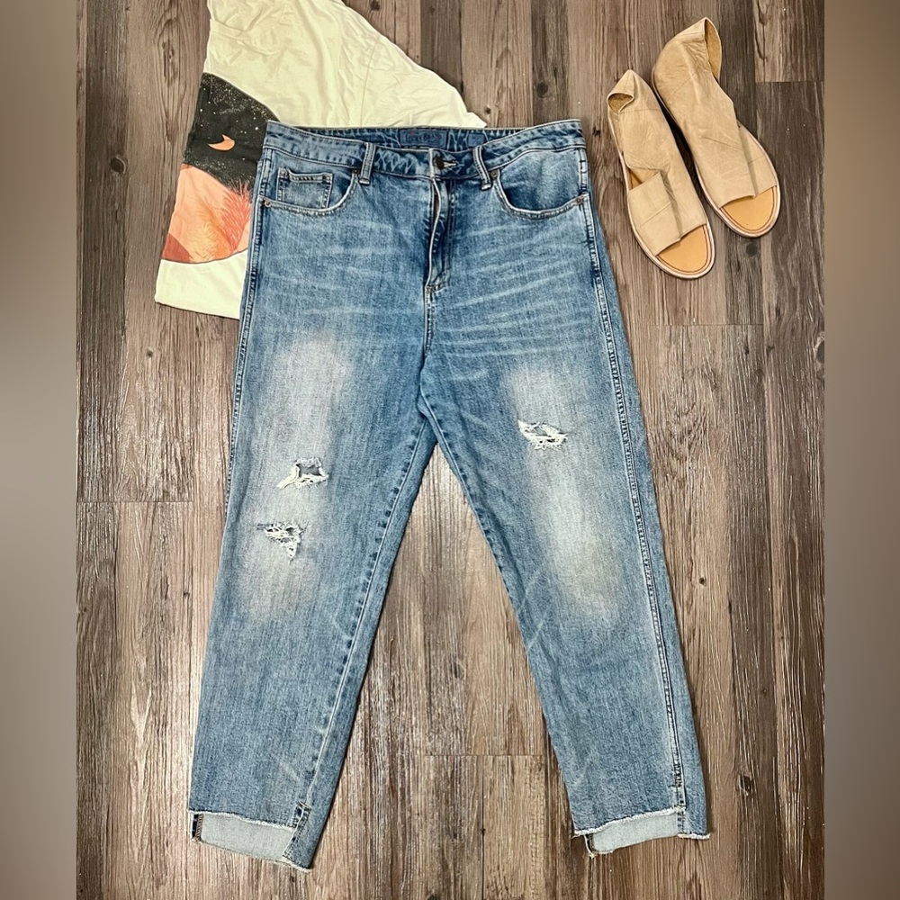 Lucky Brand Slim Straight Cut Off Jeans
